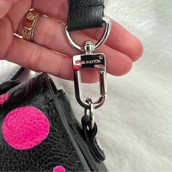 Louis VuittonxYayoi Kusama 2023 Monogram Embossed Dots Empreinte Pochette Métis - Picture 9 of 16